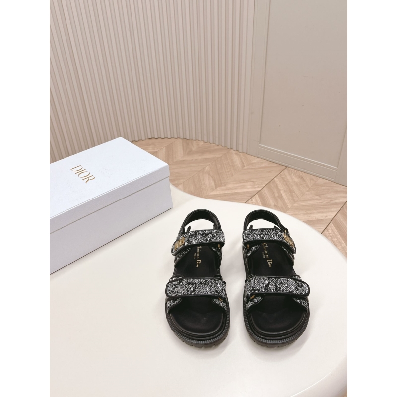 ch**an D*or slippers